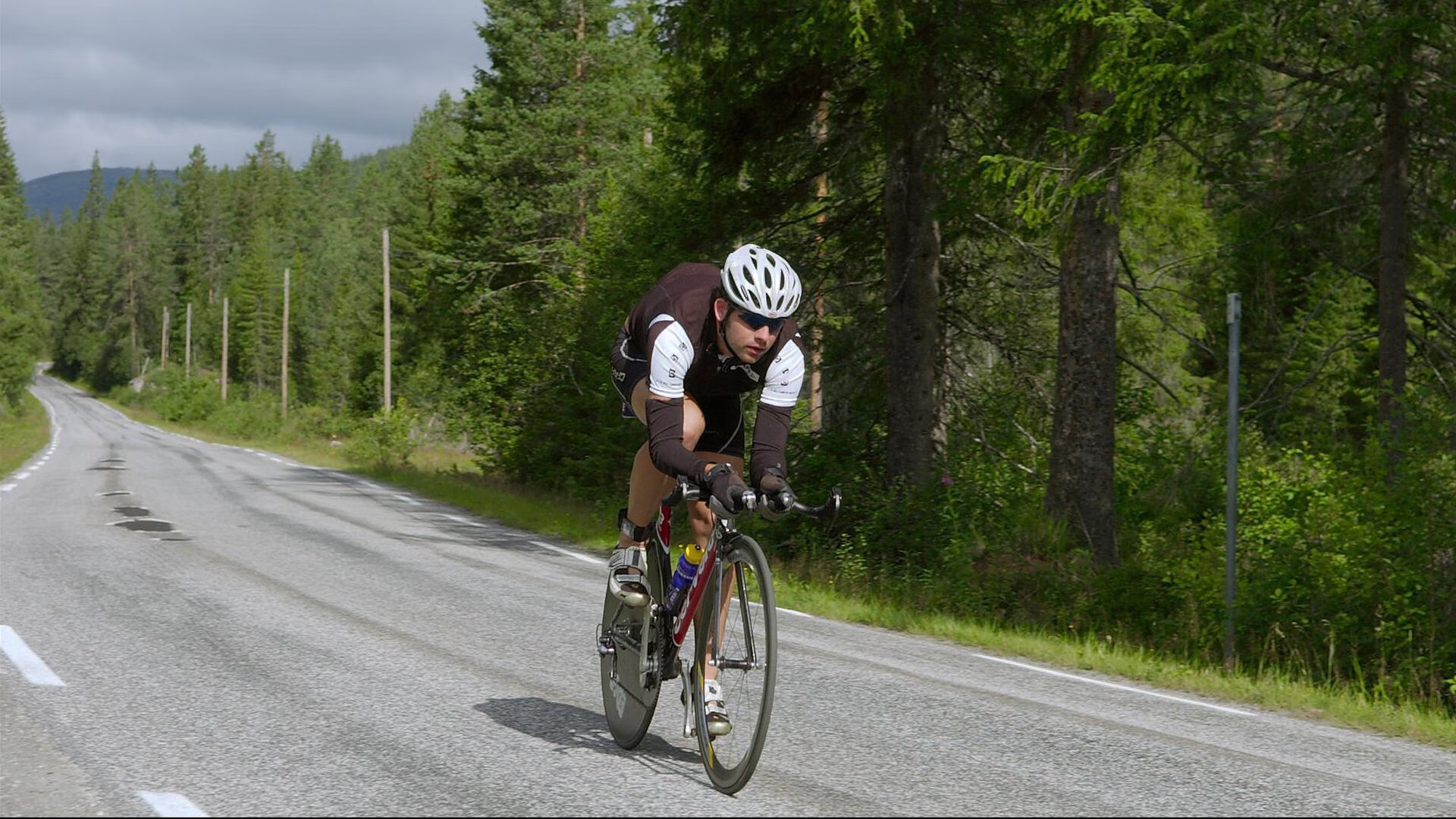 亚洲羽毛球预选赛国羽稳步前行，年轻选手表现异常精彩，亚洲羽毛球团体锦标赛