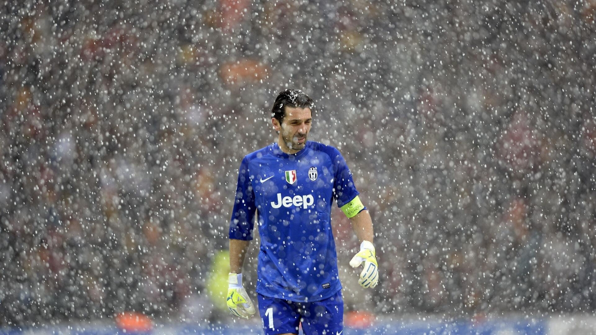 中国男足世预赛主场战胜沙特 张玉宁推射破门点燃主场氛围，中国男足世预赛出线